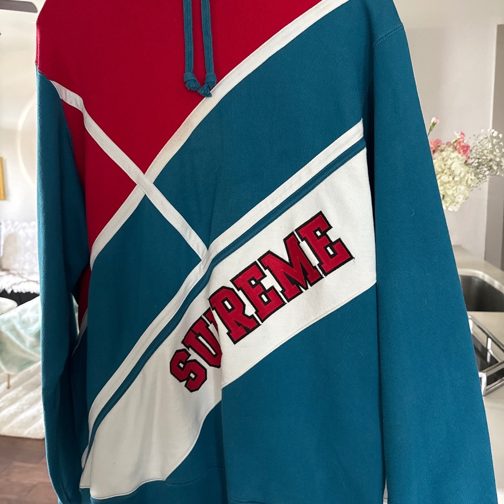 SUPREME Hoodie